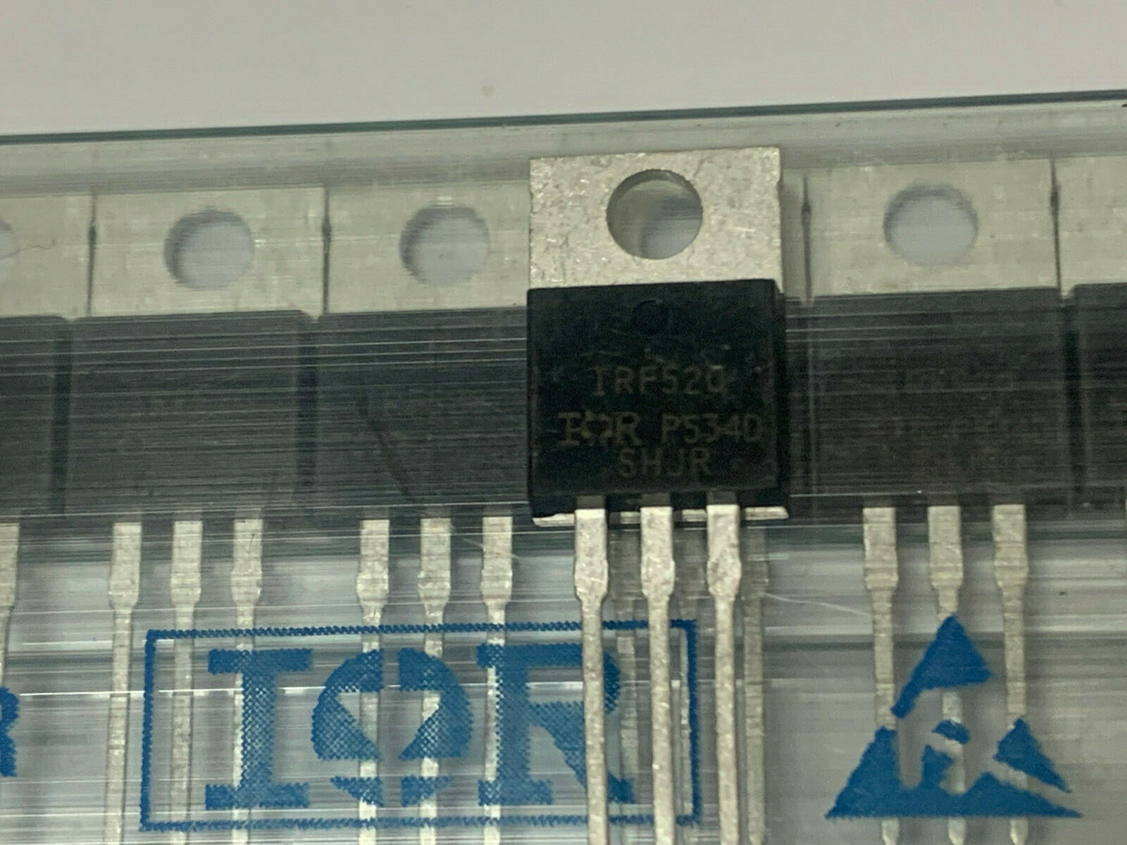 LOT OF 10 IRF520 N-Channel Power Mosfet 100V 10A By IR FREE US Shipping