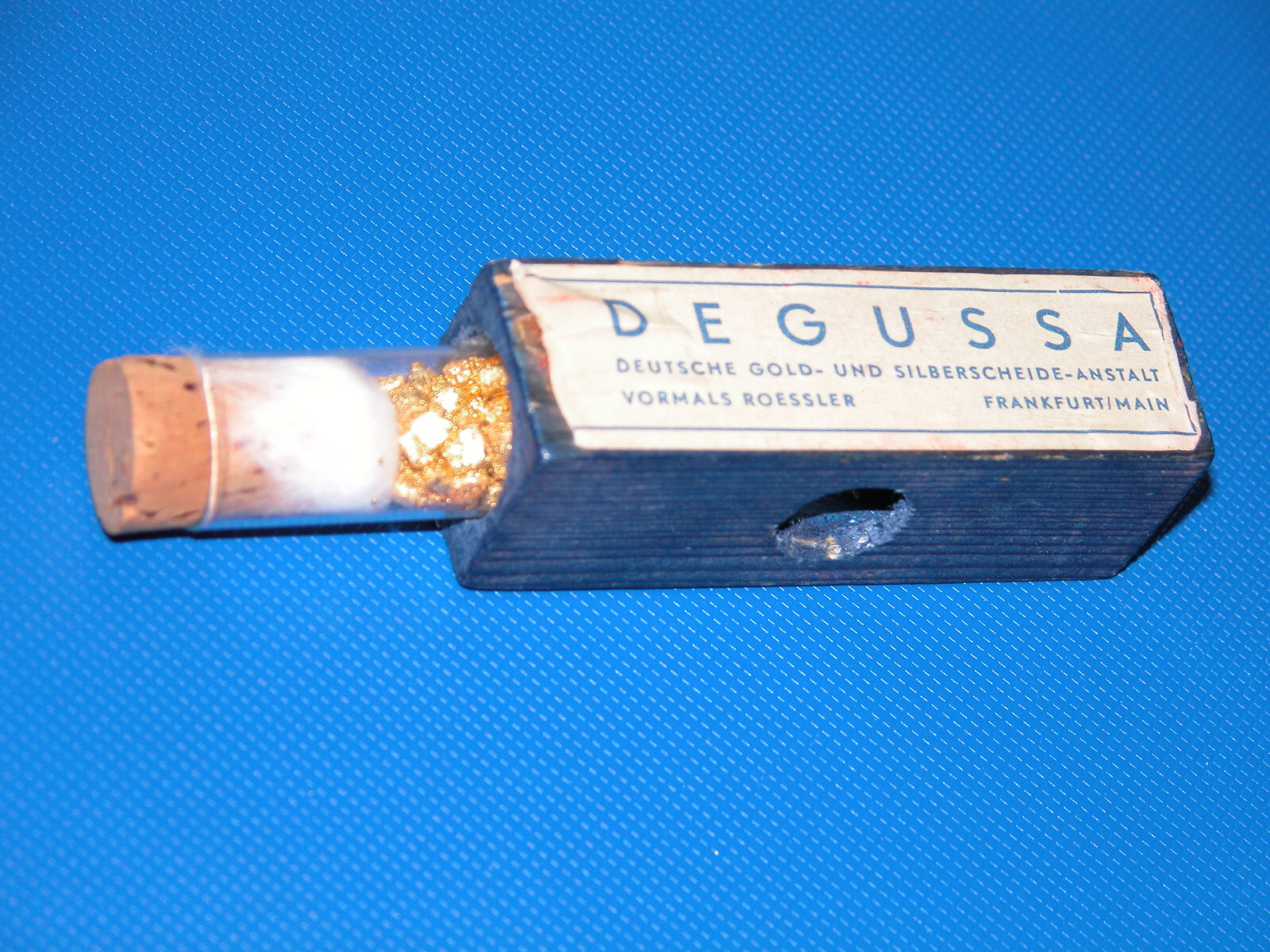 antique Degussa cohesive gold foil ("Plombiergold") 0.76 gm - dental