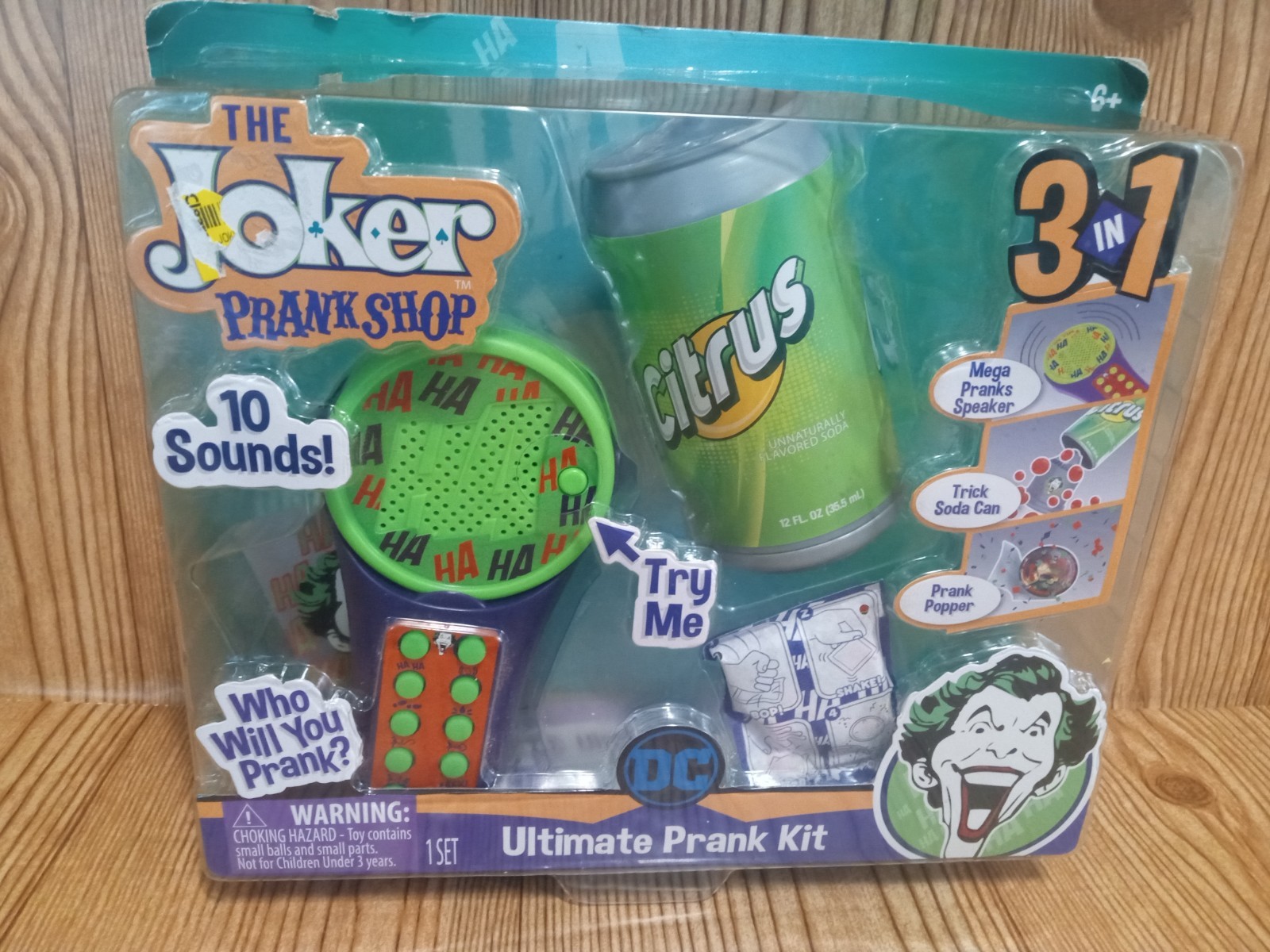 The Joker Ultimate Prank Kit DC Comics Tricks-Gags READ Halloween Costume Props