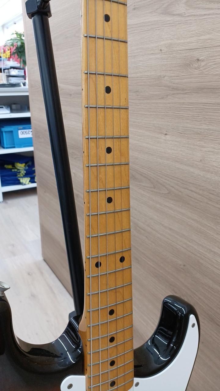 FENDER JAPAN Electric Guitar Stratocaster Used