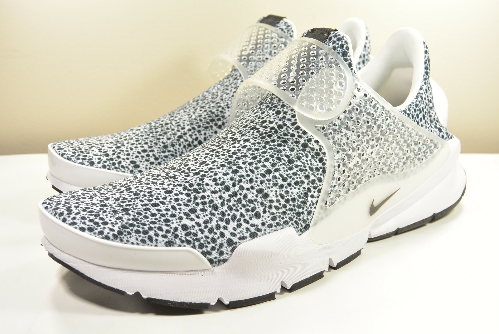 DS NIKE 2017 SOCK DART 942198 100 WHITE SAFARI 10 - 12 AIR MAX FORCE 1 PRESTO