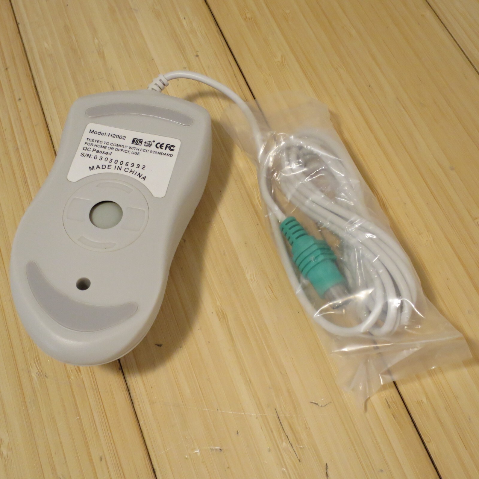 Designer Scrolling Mouse Model H2002 PS2 600DPI (1 of 2)