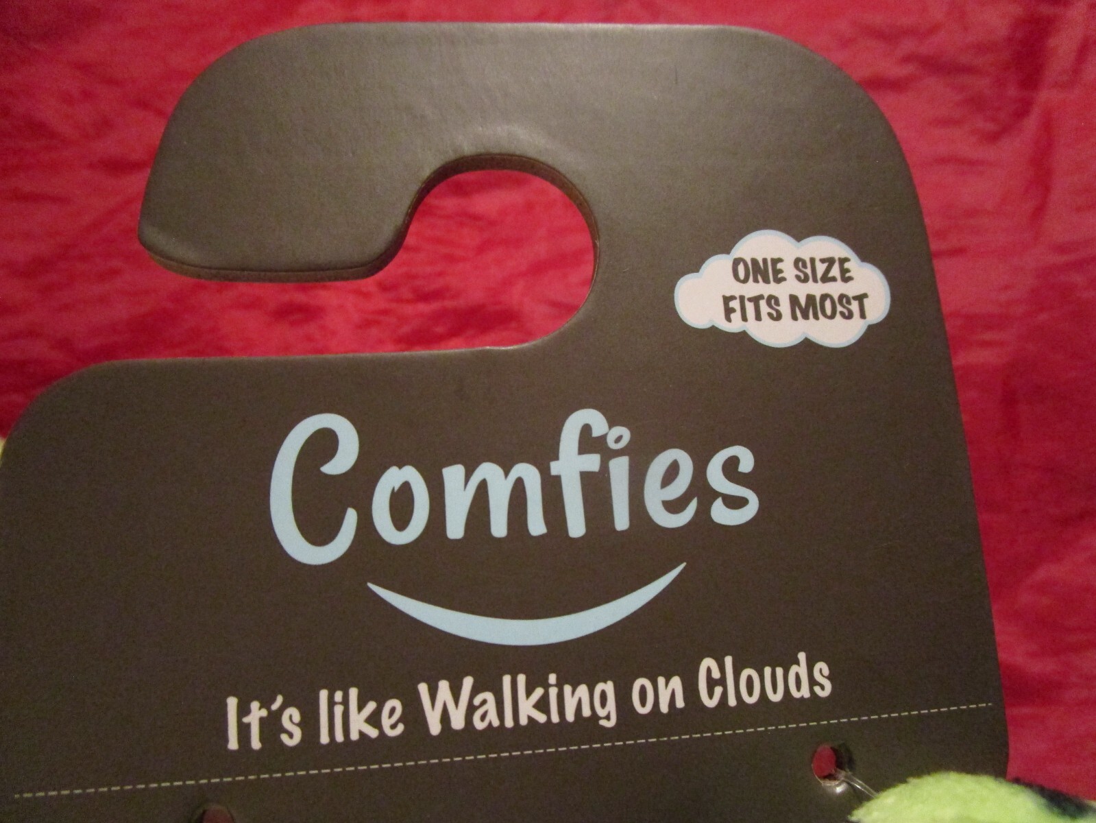 New Comfies Labrador Slippers One Size Fits Most Nonskid Bottom