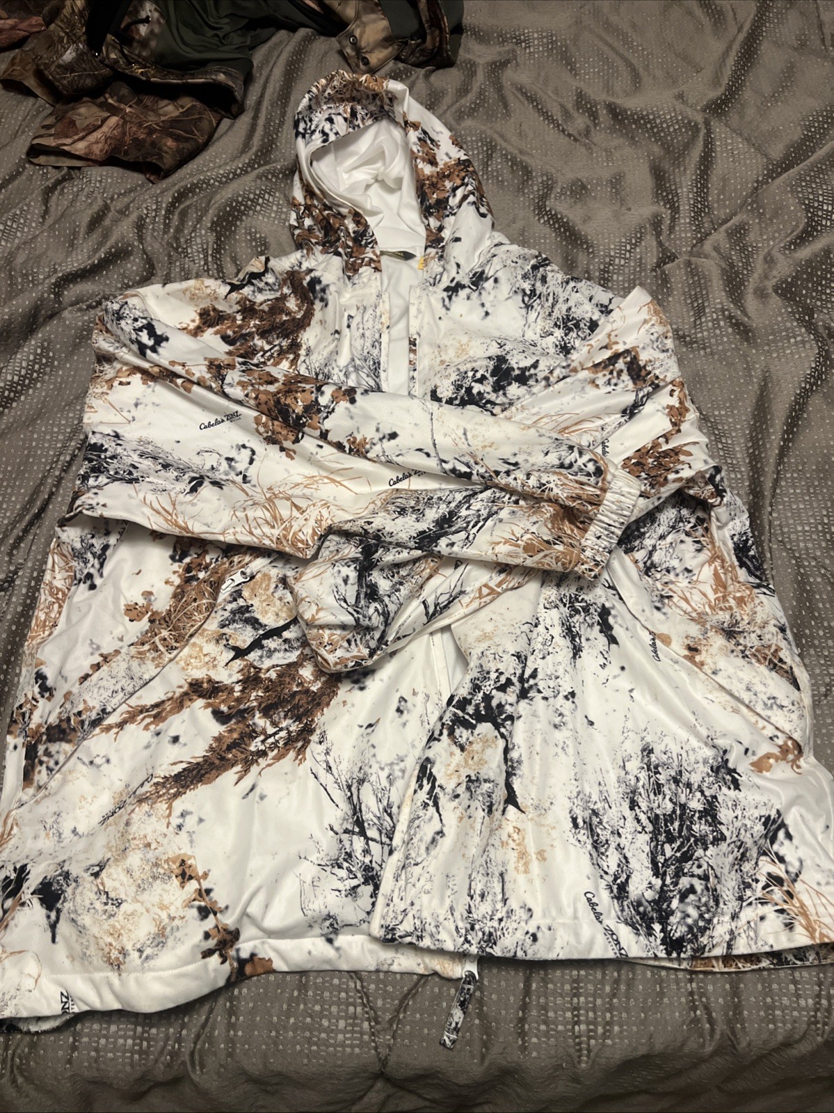 Cabelas Xl White Zonz Camo Zip Up Jacket