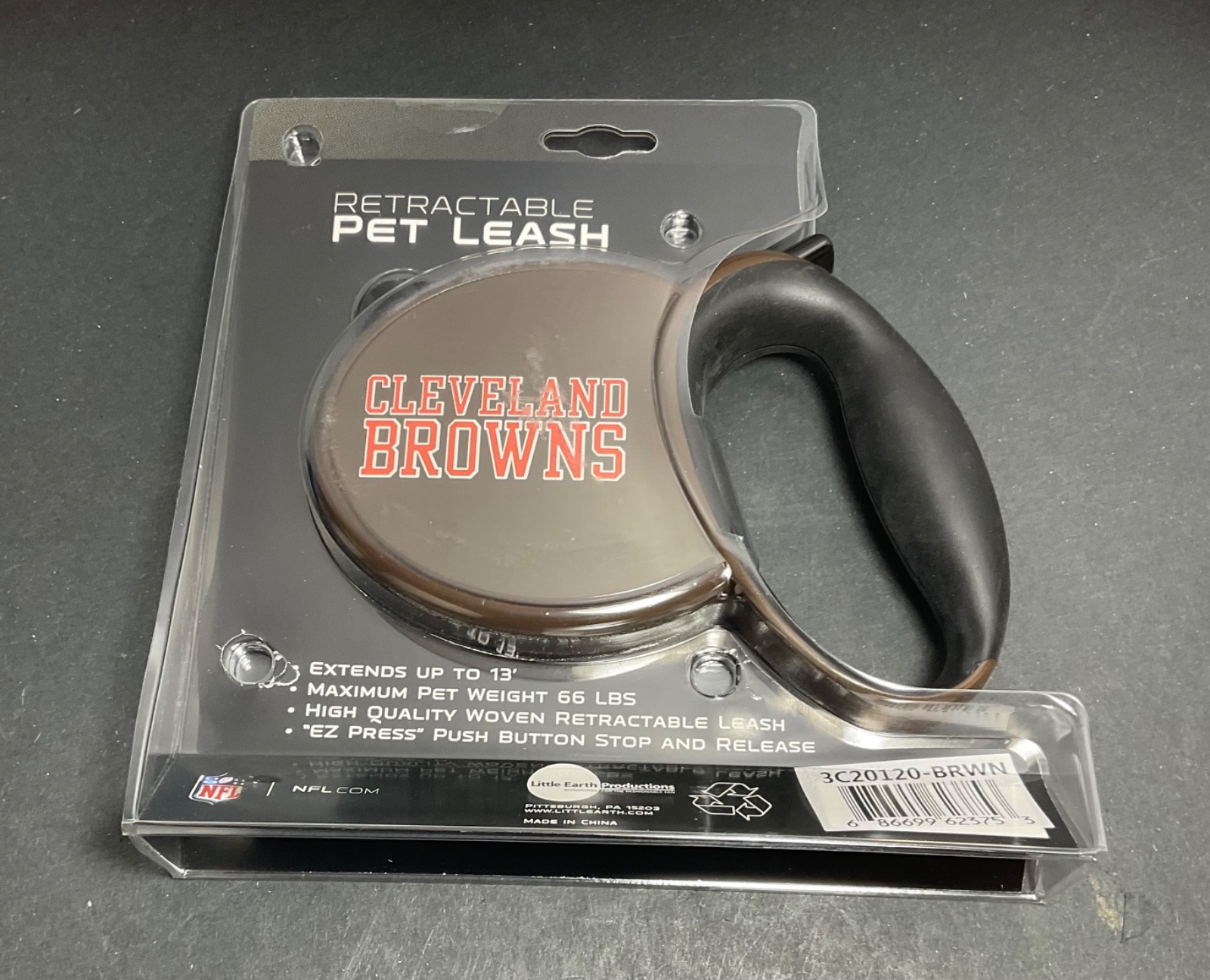 CLEVELAND BROWNS Retractable Pet Leash - Pets up to 66 LBS