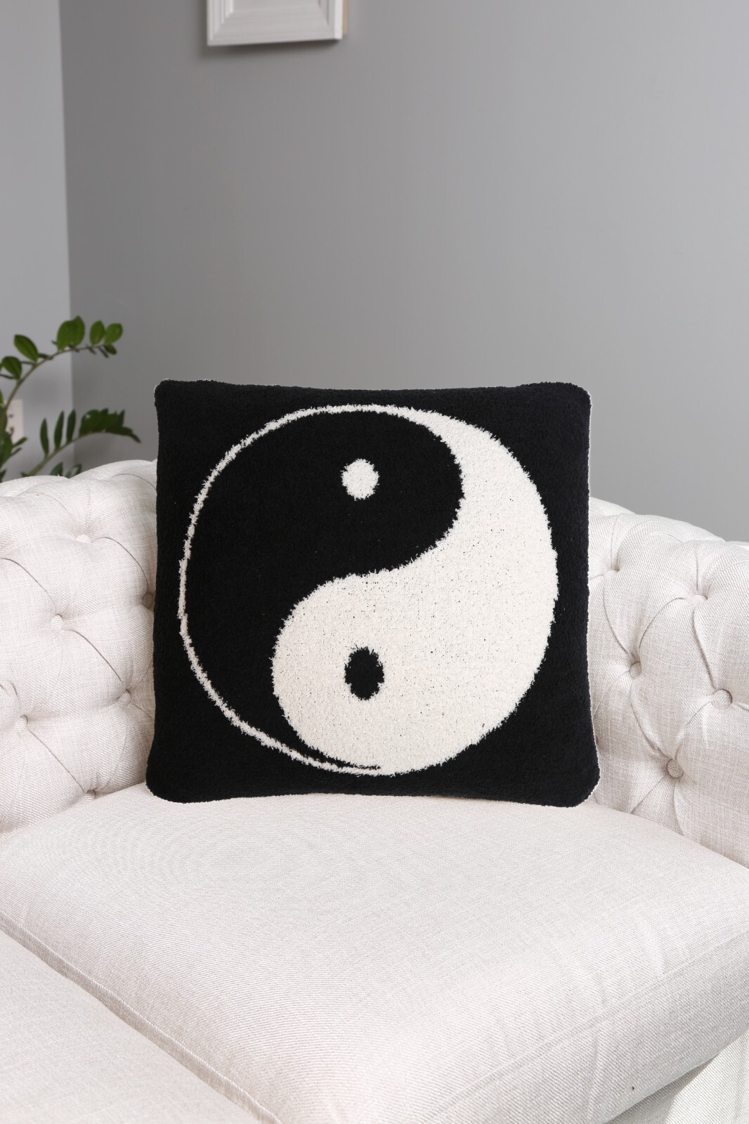 ComfyLuxe Yin Yang Pattern Cushion Cover