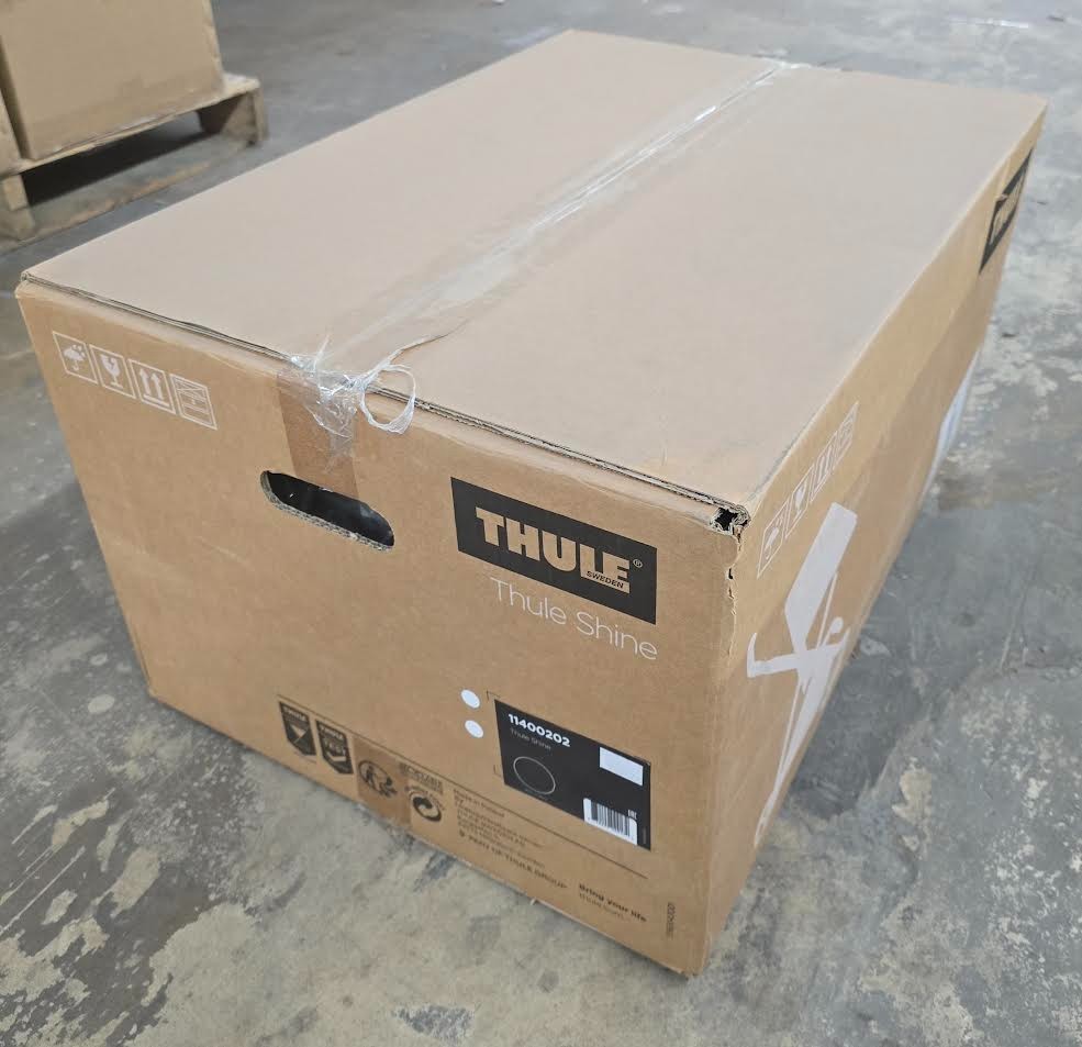 Thule Shine BLACK/BLACK FRAME -BRAND NEW!