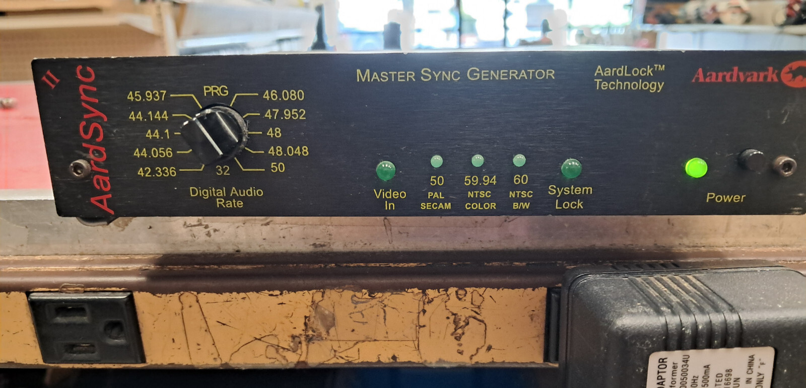AARDVARK II Master Sync Generator Aardlock Technology w/ power supply
