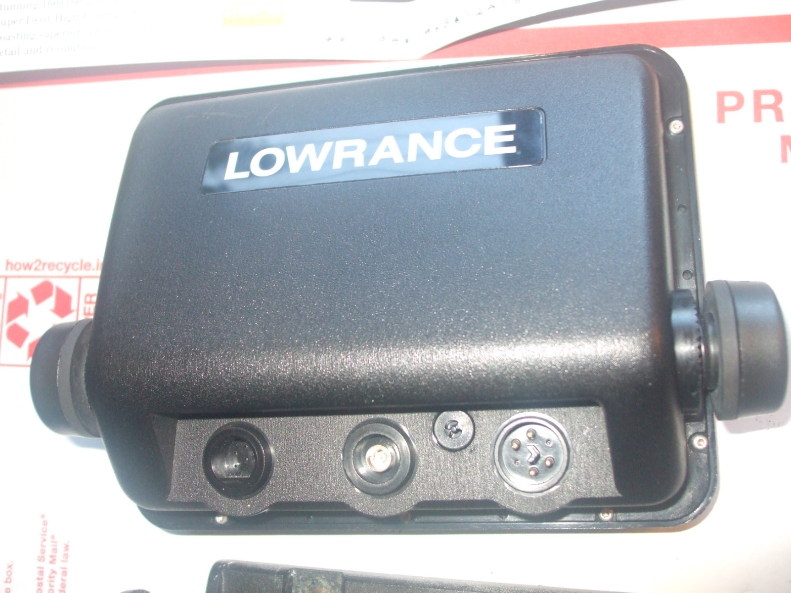LOWRANCE GlobalMap 1600 Fish Finder GPS