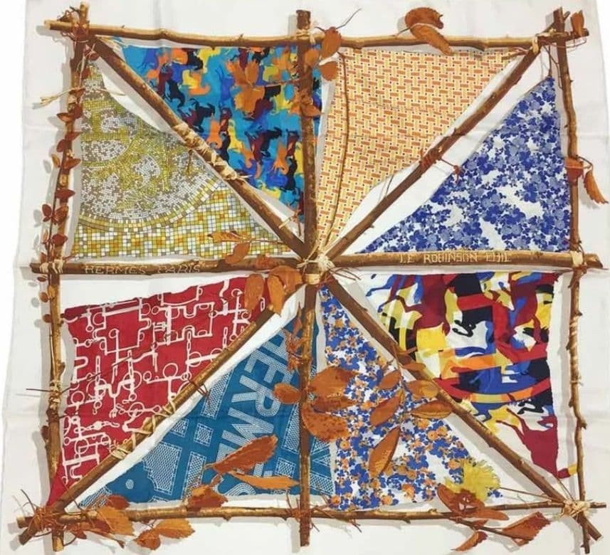 HERMES Scarf Carré 90 Chic Robinson