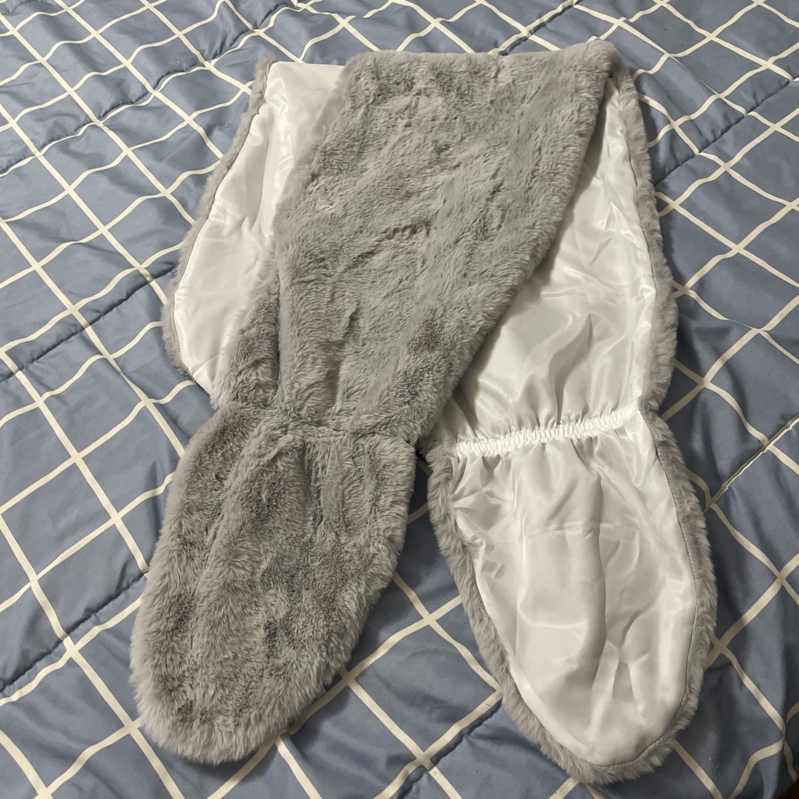 Silvery Gray Geyoga Faux Fur Shawl Wrap
