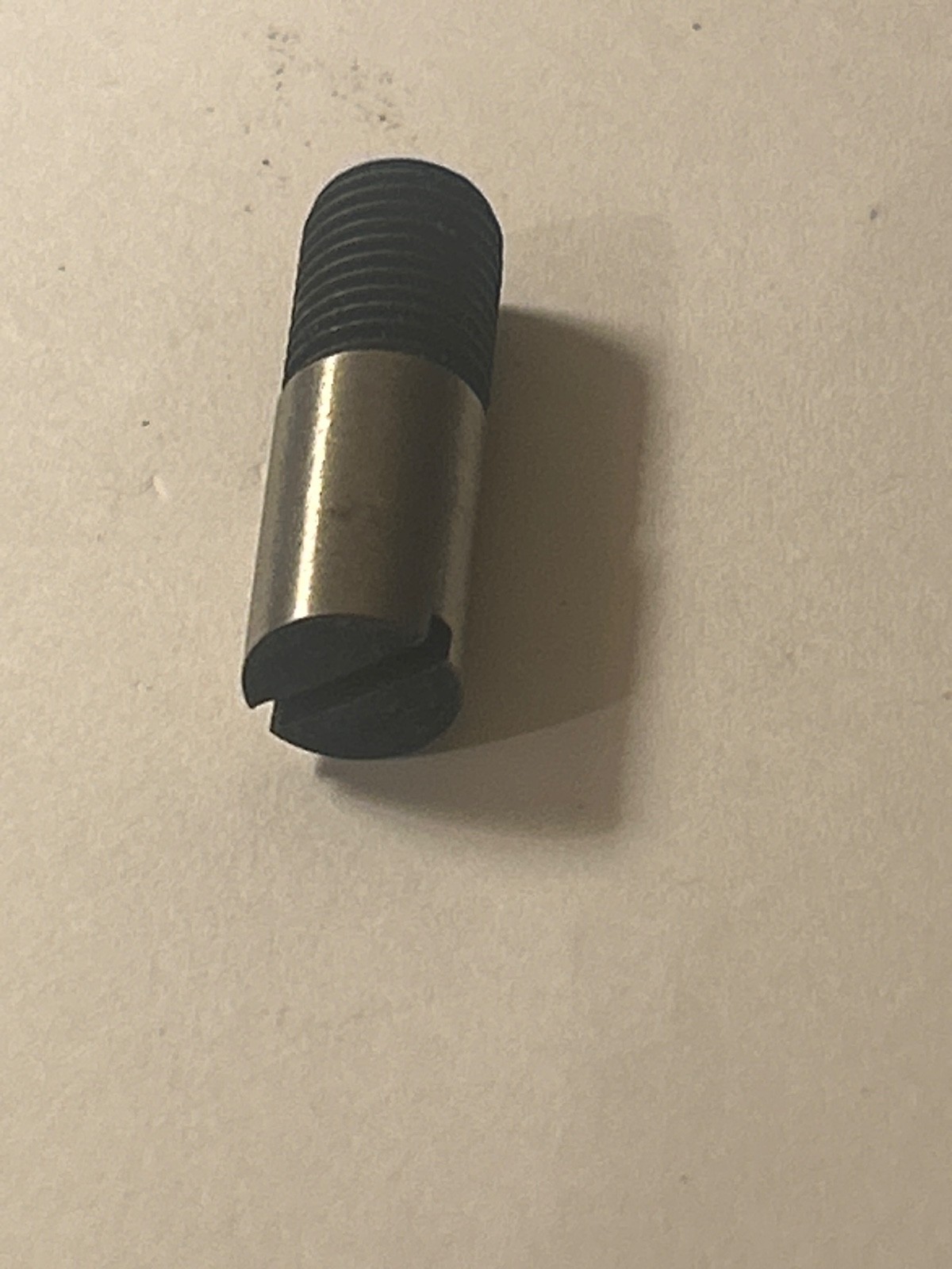 555390 Pin