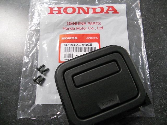 Genuine Honda Pilot Rear Cargo Floor Lid Lock Handle 84529-SZA-A10ZB
