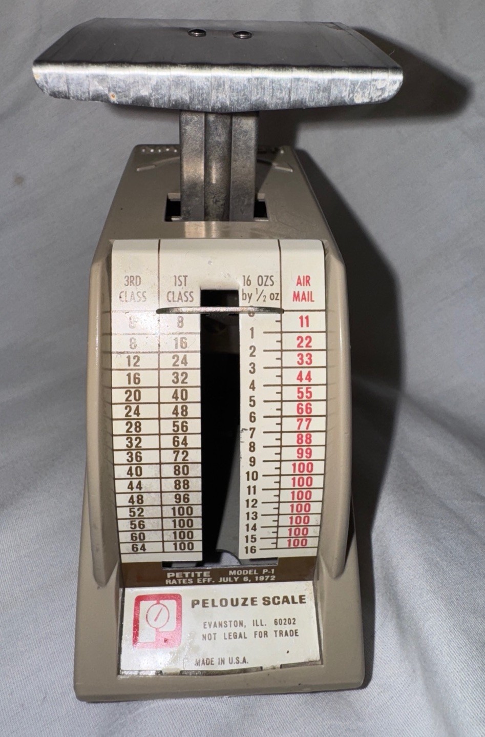 Vintage Pelouze P-1 Postal Scale 16oz 1972 Rate Chart Beige Metal USA