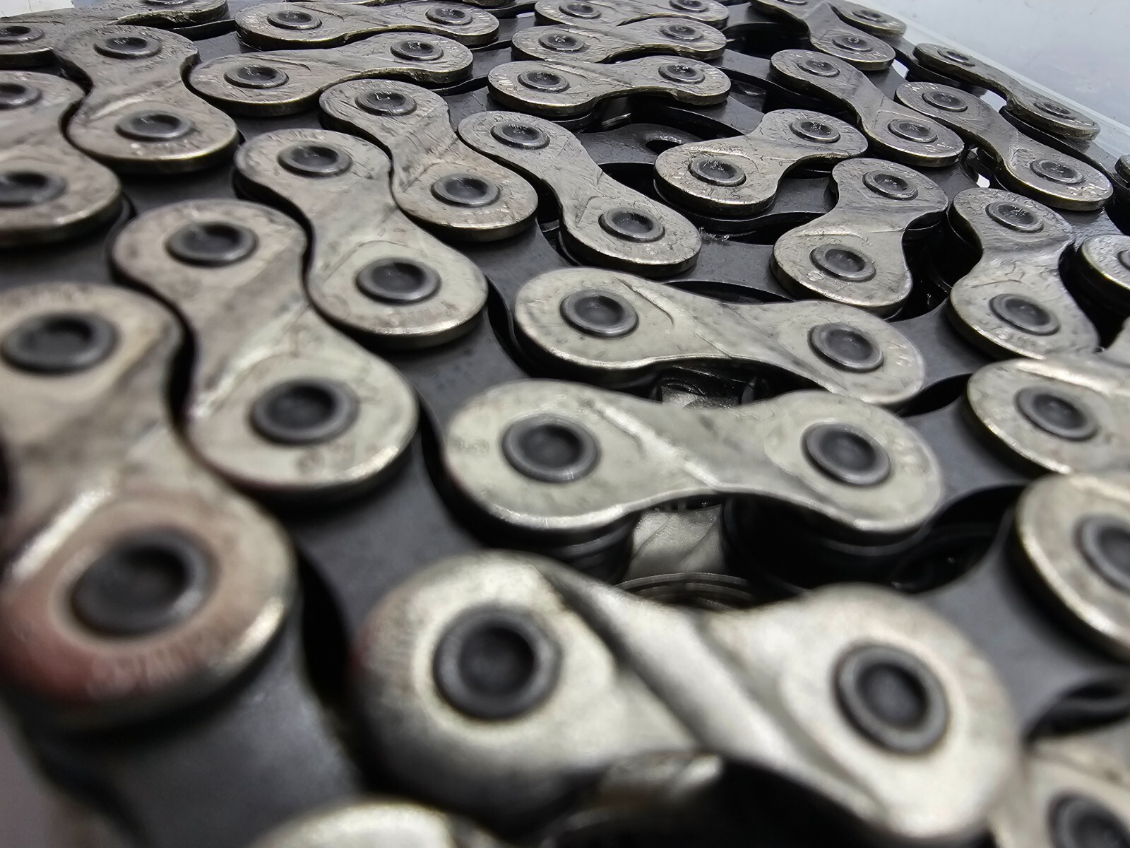 KMC X8 Chain Silver/Grey 6-8 Speed 116 Links 1/2"x3/32"