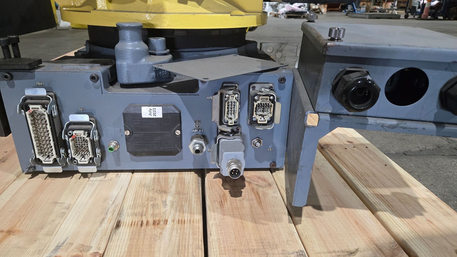Fanuc R-2000iB/210F Complete with R-30iA Controller USED