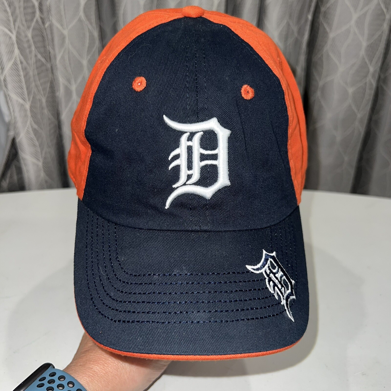 Detroit Tigers MLB D script on front Navy Blue Orange Hat Cap Strap Buckle EUC