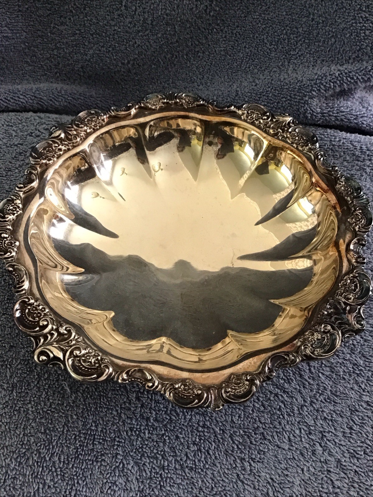 Vtg Wallace Silver Plate  Bowl Baroque  8.5” Centerpiece Serving Pedestal Nice