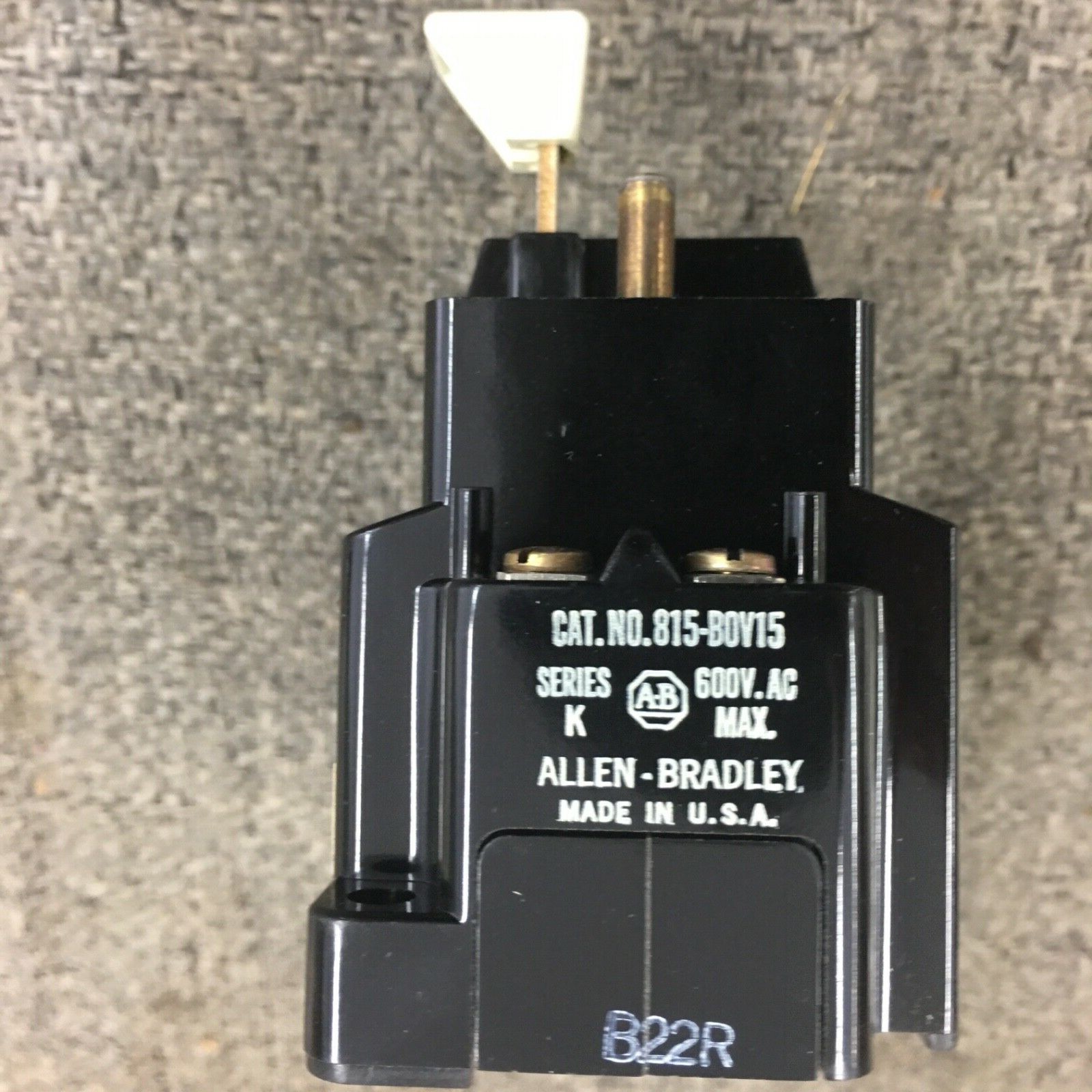 ALLEN BRADLEY 815-BOV15,no box bin14)