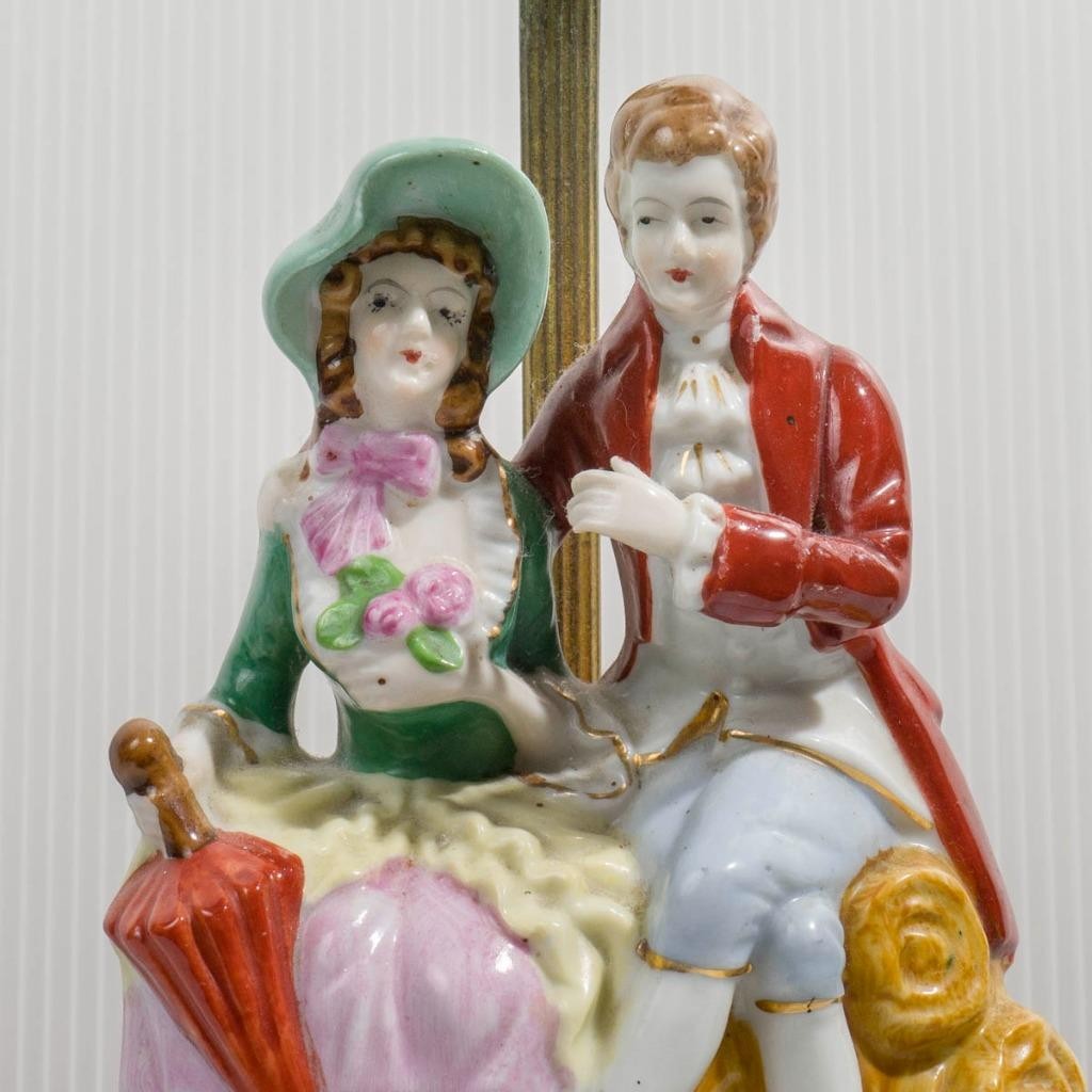 Colonial Style Man & Woman Ceramic Lamp