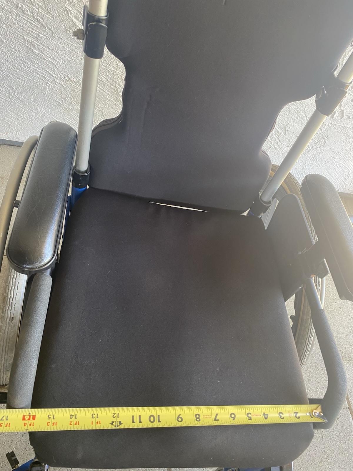 Quickie 2 wheelchair manual folding wheelchair 16”x19”x22”