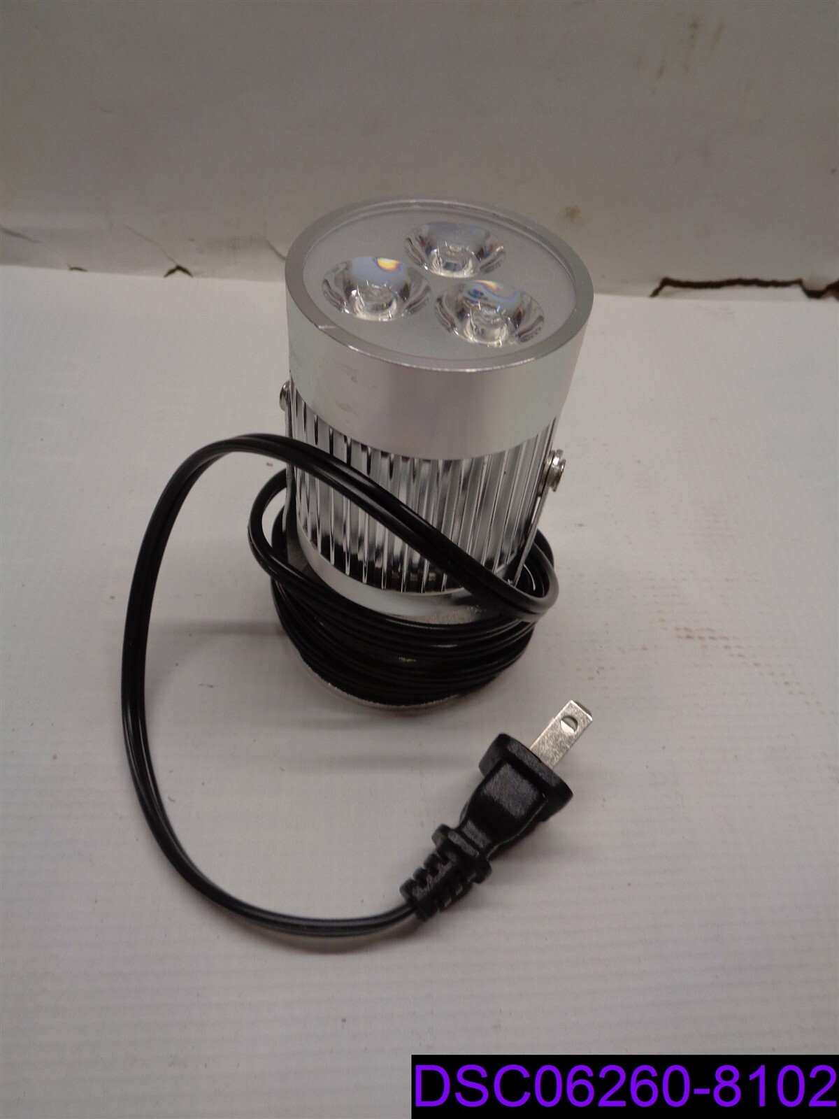 New with Scratches : Mountable Directional Spotlight