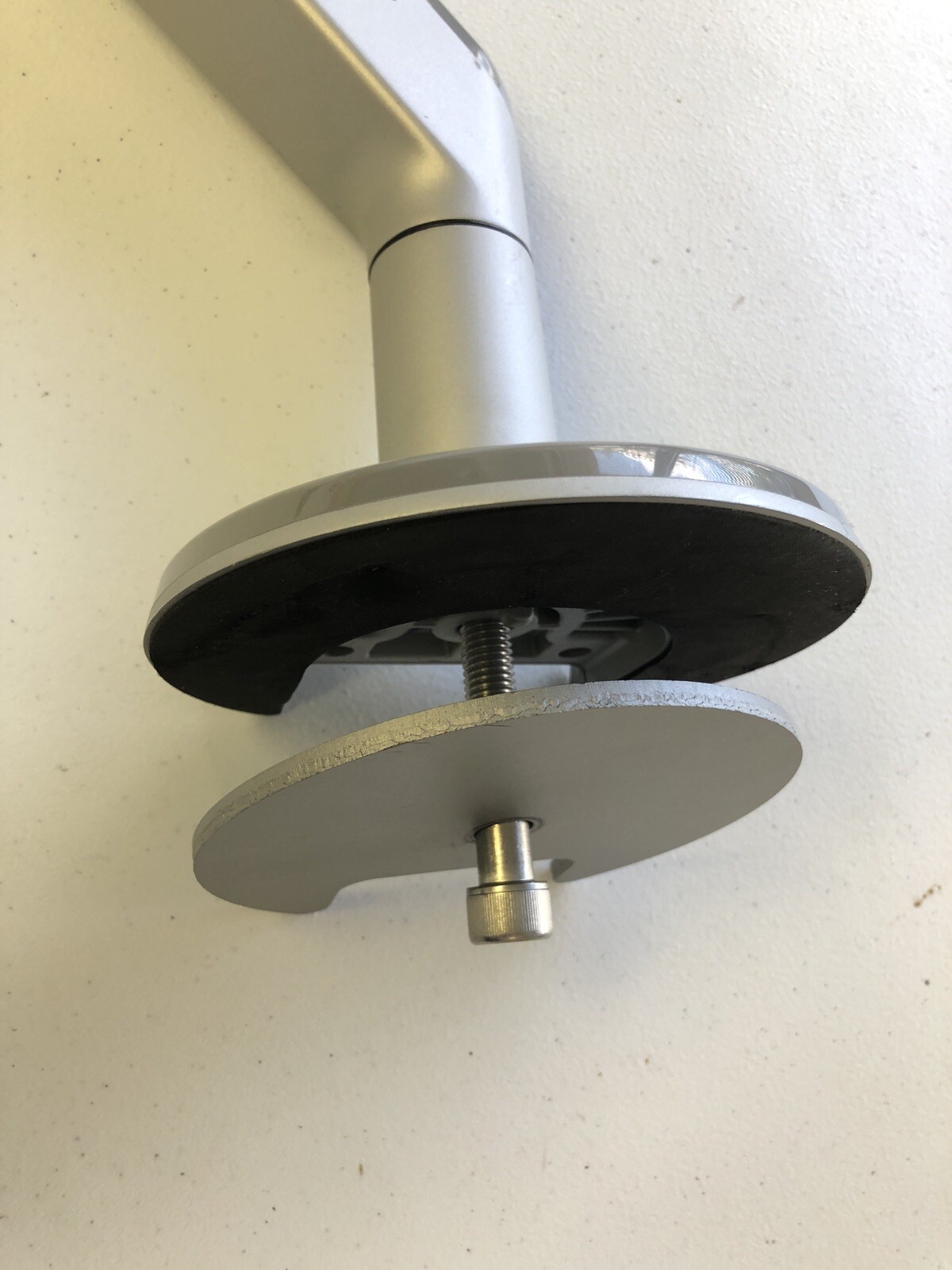 Humanscale M8 Adjustable Articulating Monitor Arm: Bolt Through