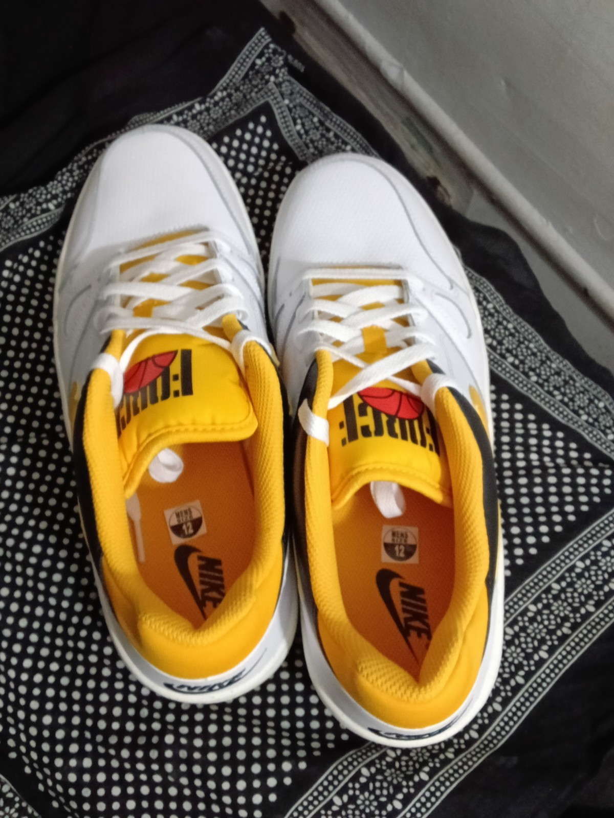 Nike Full Force Low White University Gold Size 12