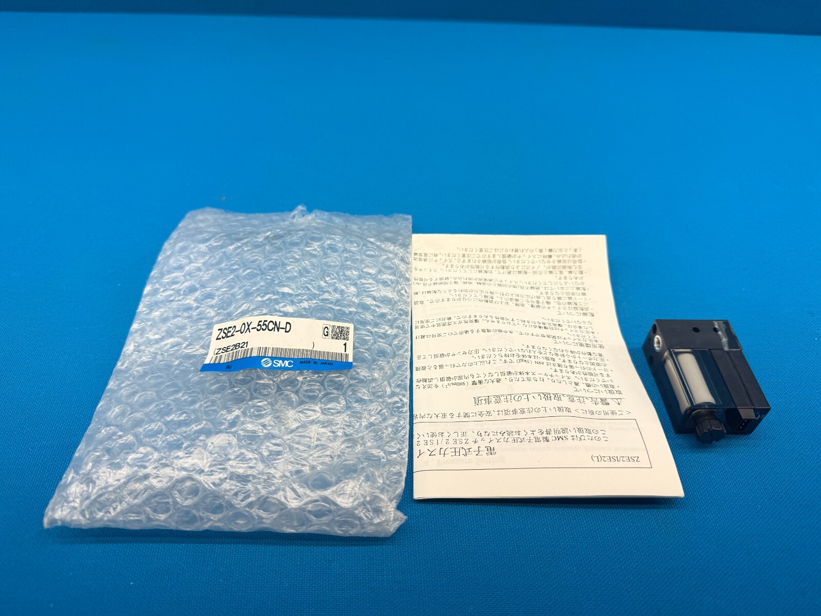 SMC ZSE2-0X-55CN-D 12-24VDC Pneumatic Compact Vacuum Pressure Switch