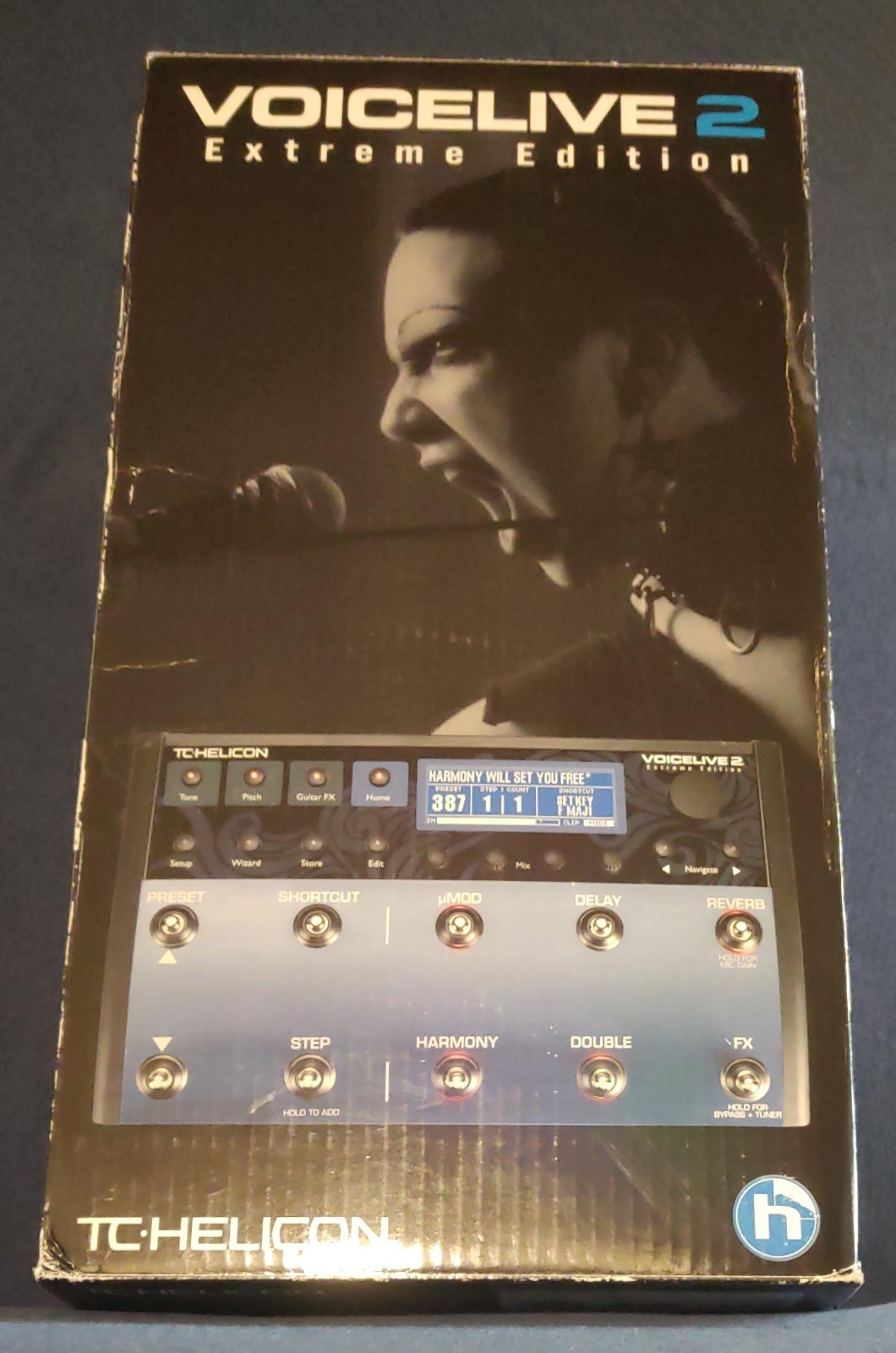 TC-Helicon VoiceLive 2 Extreme Edition vocal processor and harmonizer