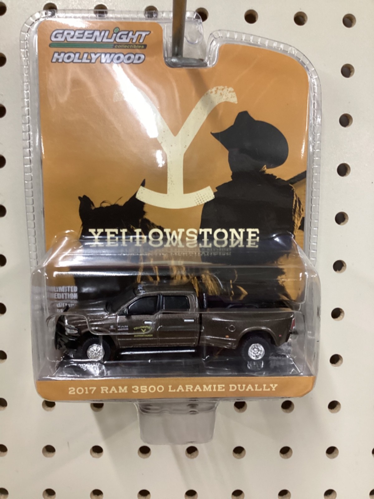 1:64 Greenlight Yellowstone 2017  Ram 3500 Laramie Dually