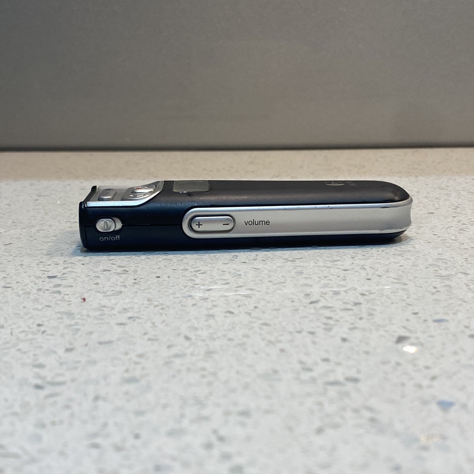 Logitech Cordless 2.4 GHz Presenter Laser Pointer R-R0001 timer, screen, USB-A
