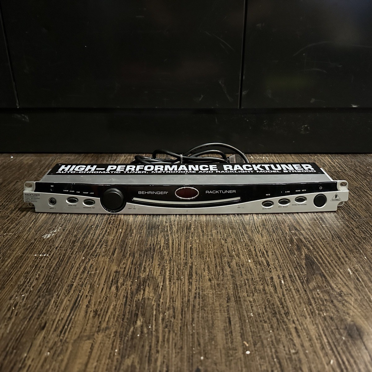 Behringer BTR2000 High Performance Racktuner used