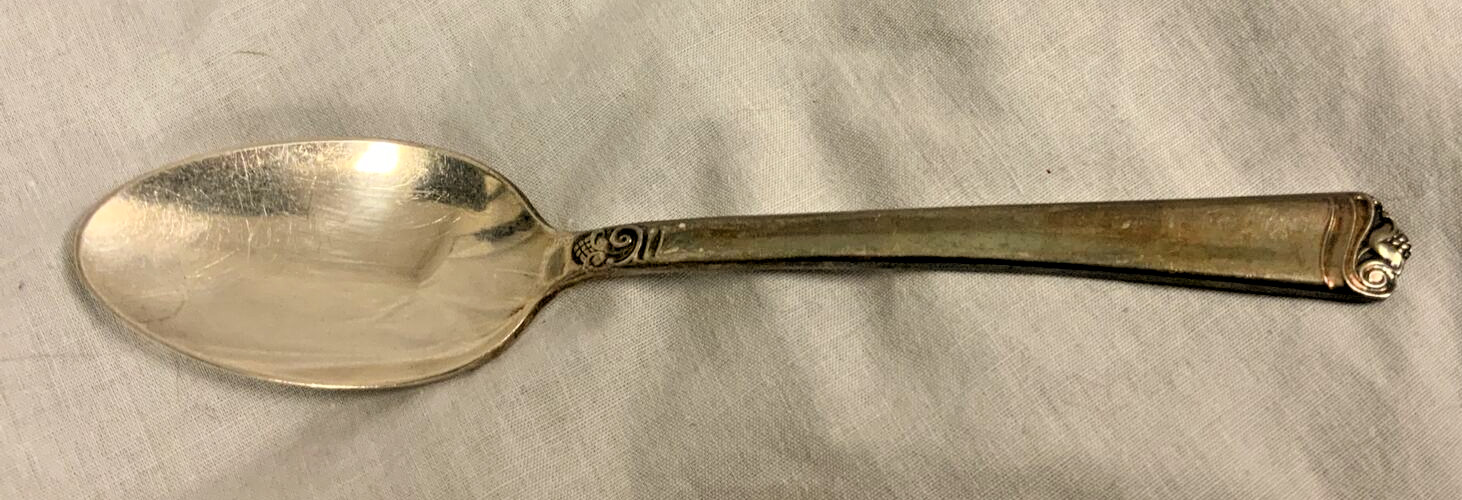 Holmes & Edwards IS Inlaid 1954 Silverplate Teaspoon Bright Future