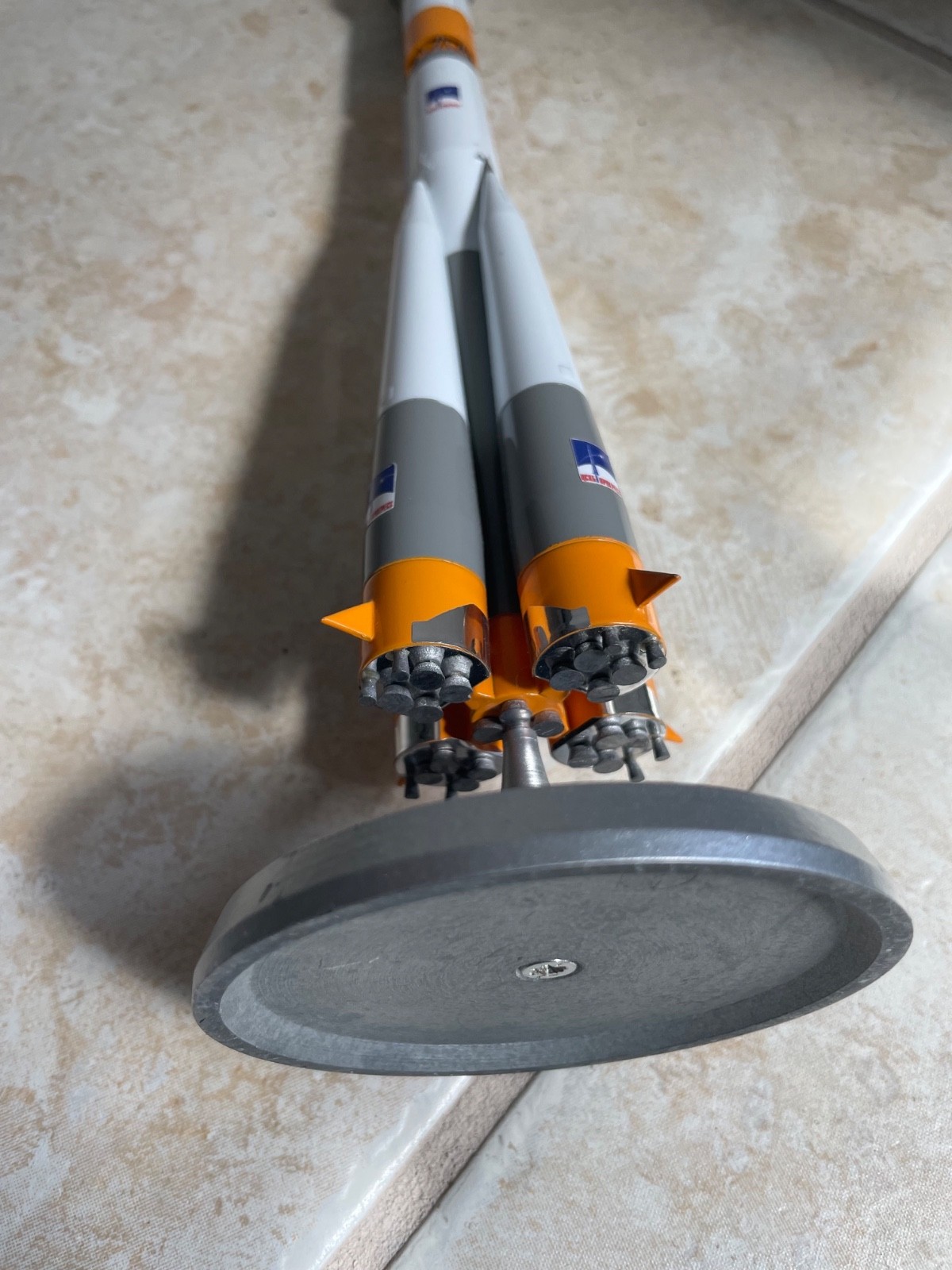 Soyuz rocket model (die cast, pre-assembled))