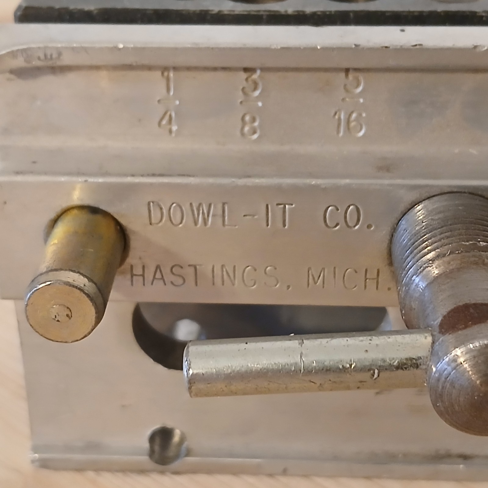 Dowl-it Self Centering Dowel Pin Drill Guide Vise Model 1000 Made U.S.A.