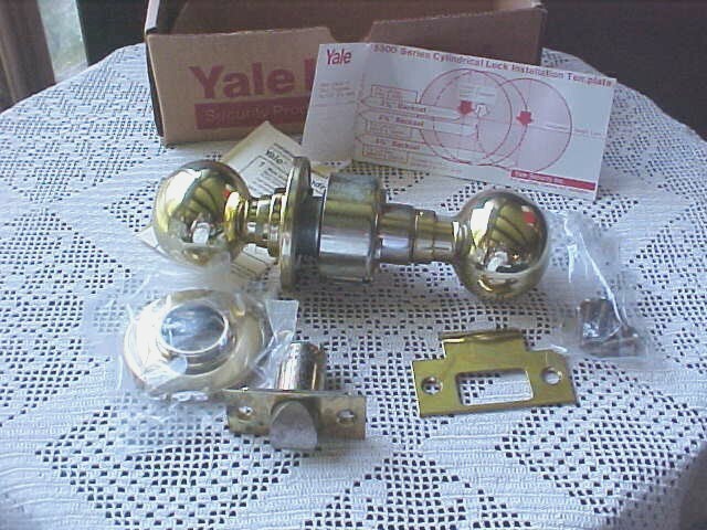 Yale Door Knob CA5301 Polished Gold No Lock Round Knob Hardware Included NEW