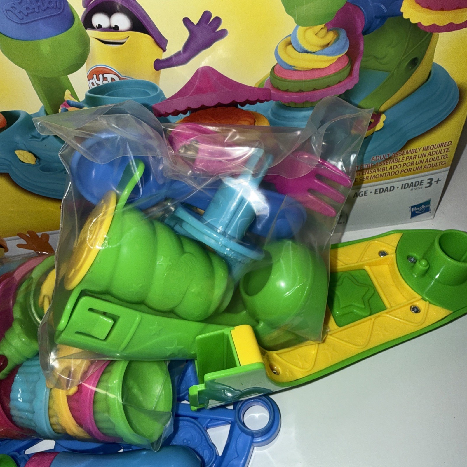 Play-Doh Cupcake Celebration Set Discontinued Design VGUC With Box