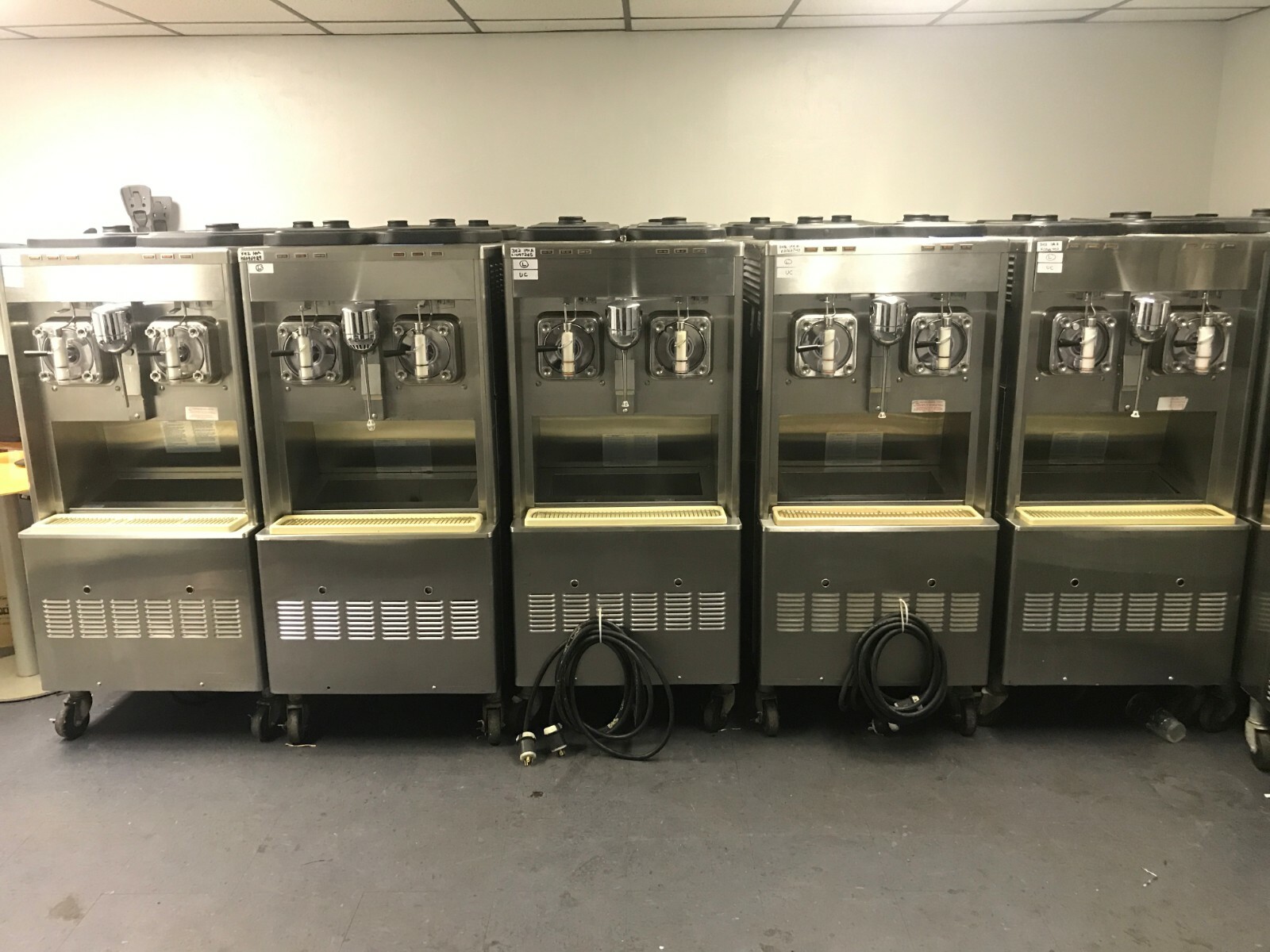 10 Flavors of Daiquiris and Margaritas 5x Taylor 342 Frozen Drink Machines