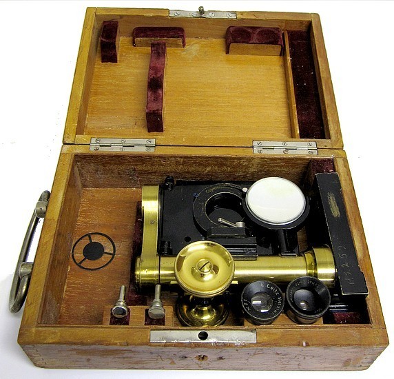 E. Leitz Wetzlar c. 1900 Traveling/Folding Dissecting Brass Microscope