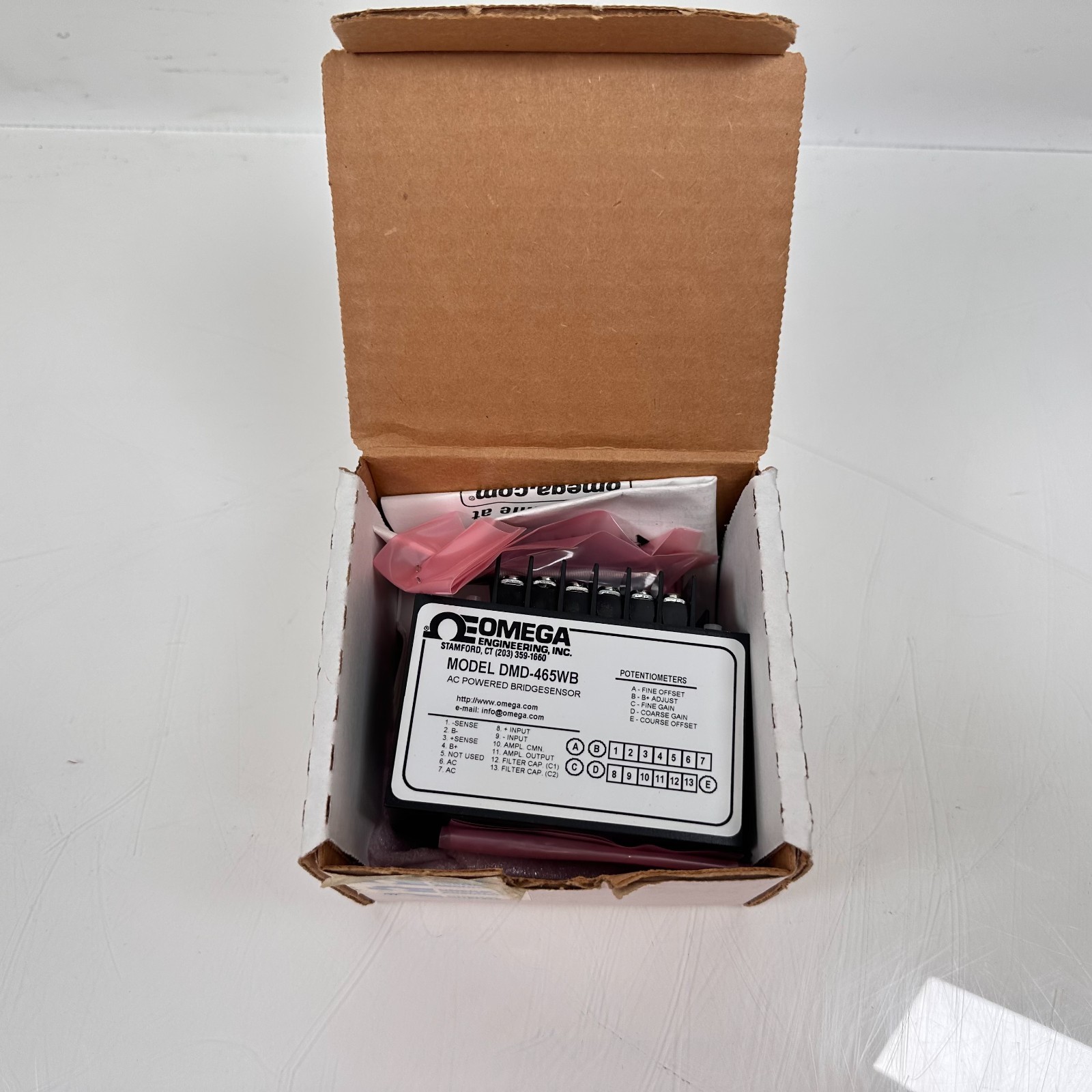 (NEW) Omega DMD-465WB Bridgesensor AC Powered Signal Conditioner