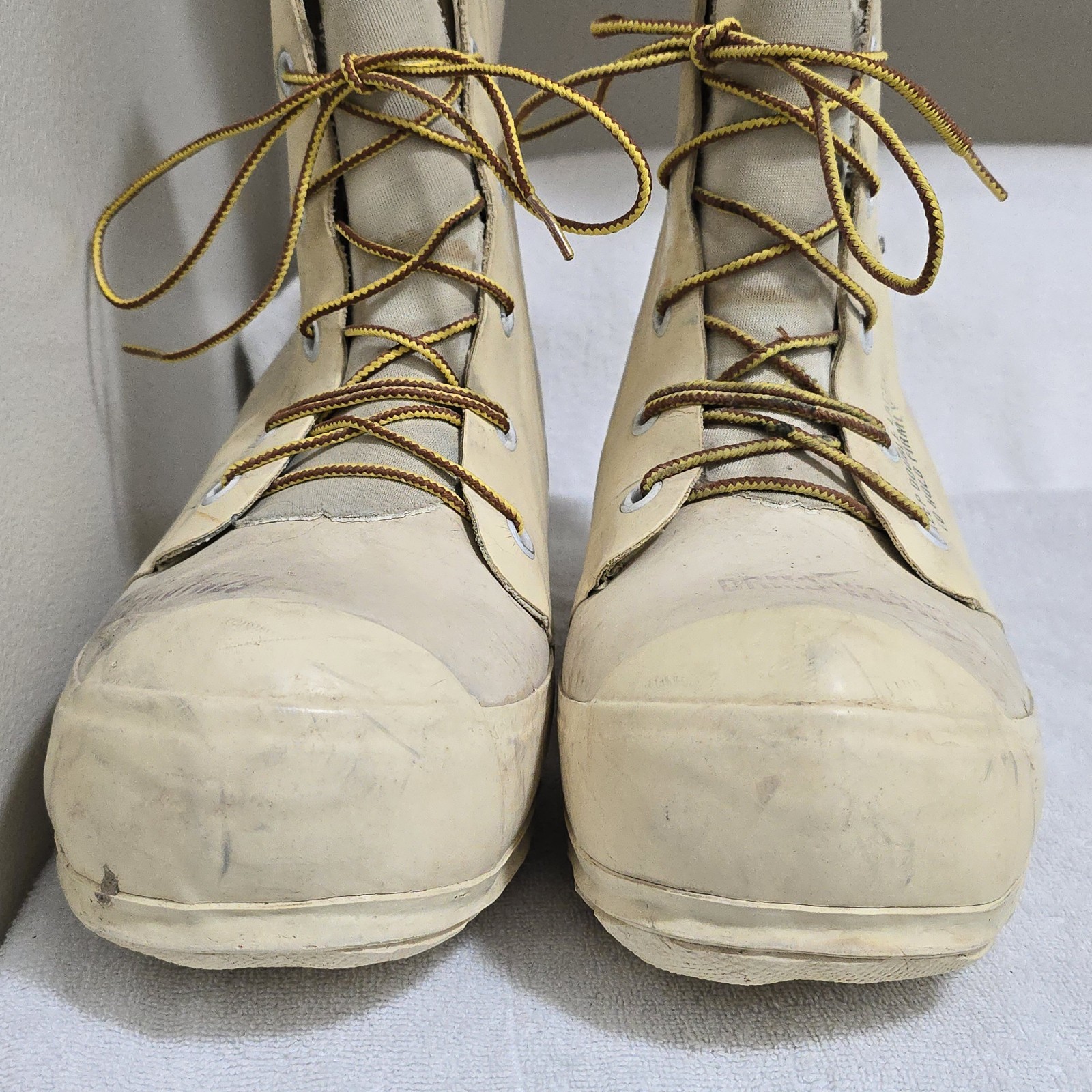 VTG US Military White Mickey Mouse Bunny Boots Extreme Cold Weather Men's 9R