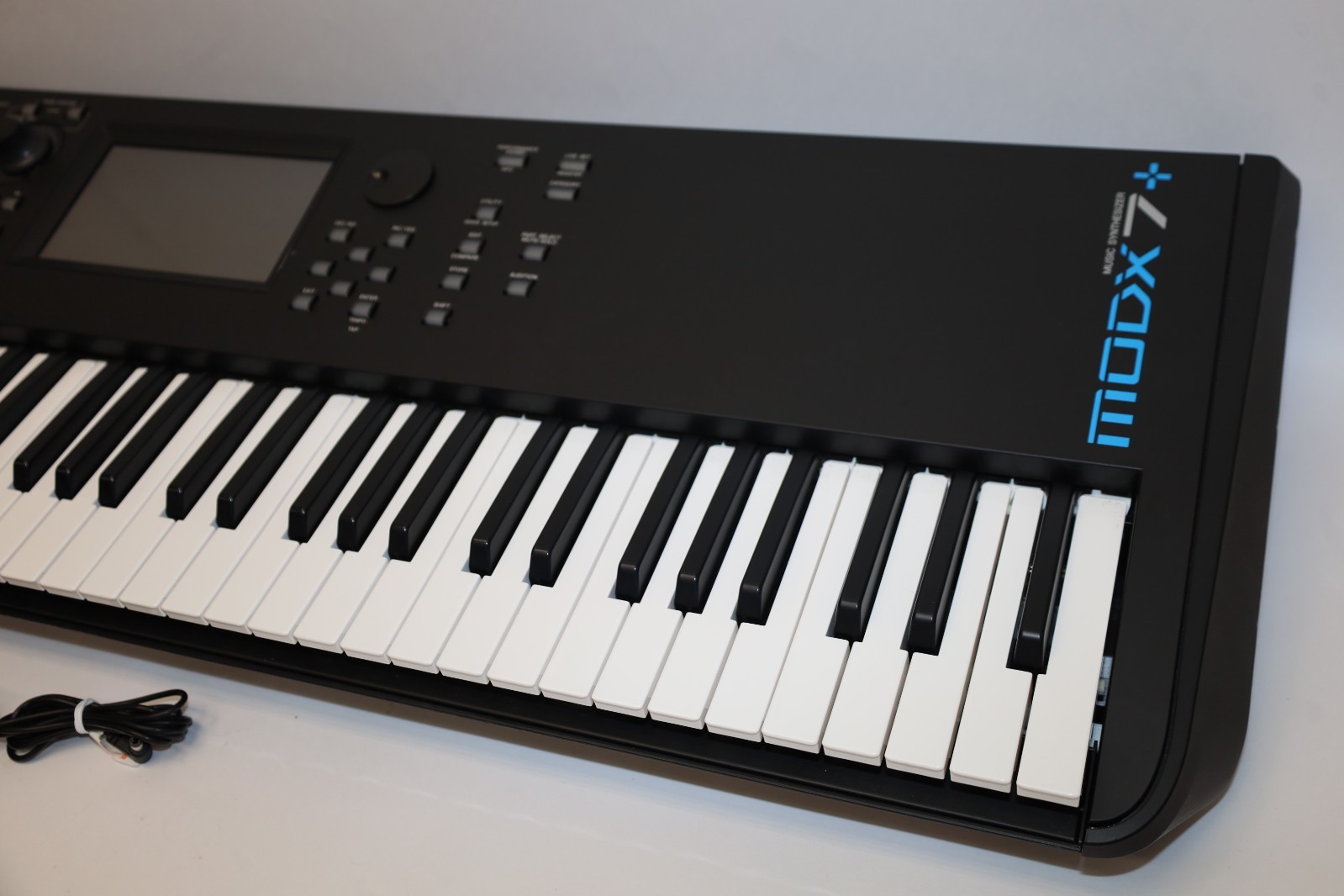 Yamaha MODX7+ PLUS 76-Key Workstation Keyboard