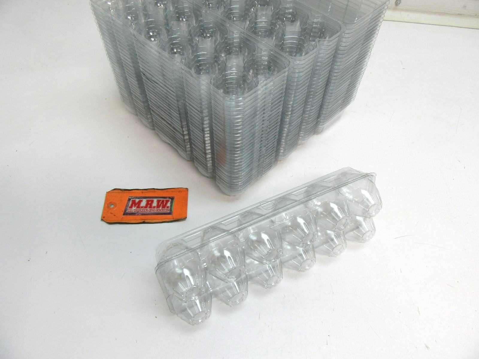 30 COUNT EGG CARTON TRI-FOLD TRIFOLD CLEAR PLASTIC CRATE CARTONS GOLF BALLS
