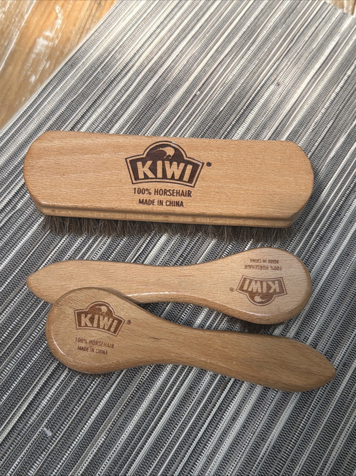 Kiwi Horsehair Brush plus two Polish Applicator brushes NEW