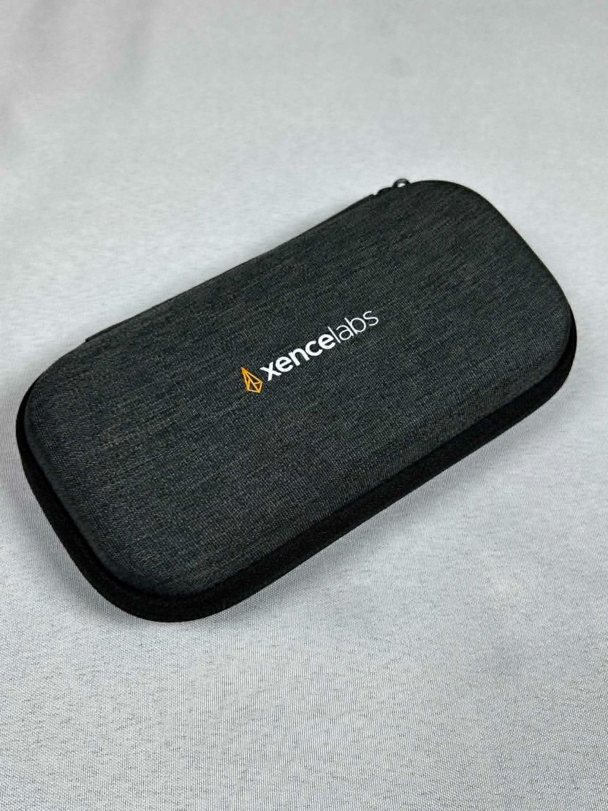 Xencelabs Quick Keys Remote Shortcut Controller w/ Case Powers On and Cord