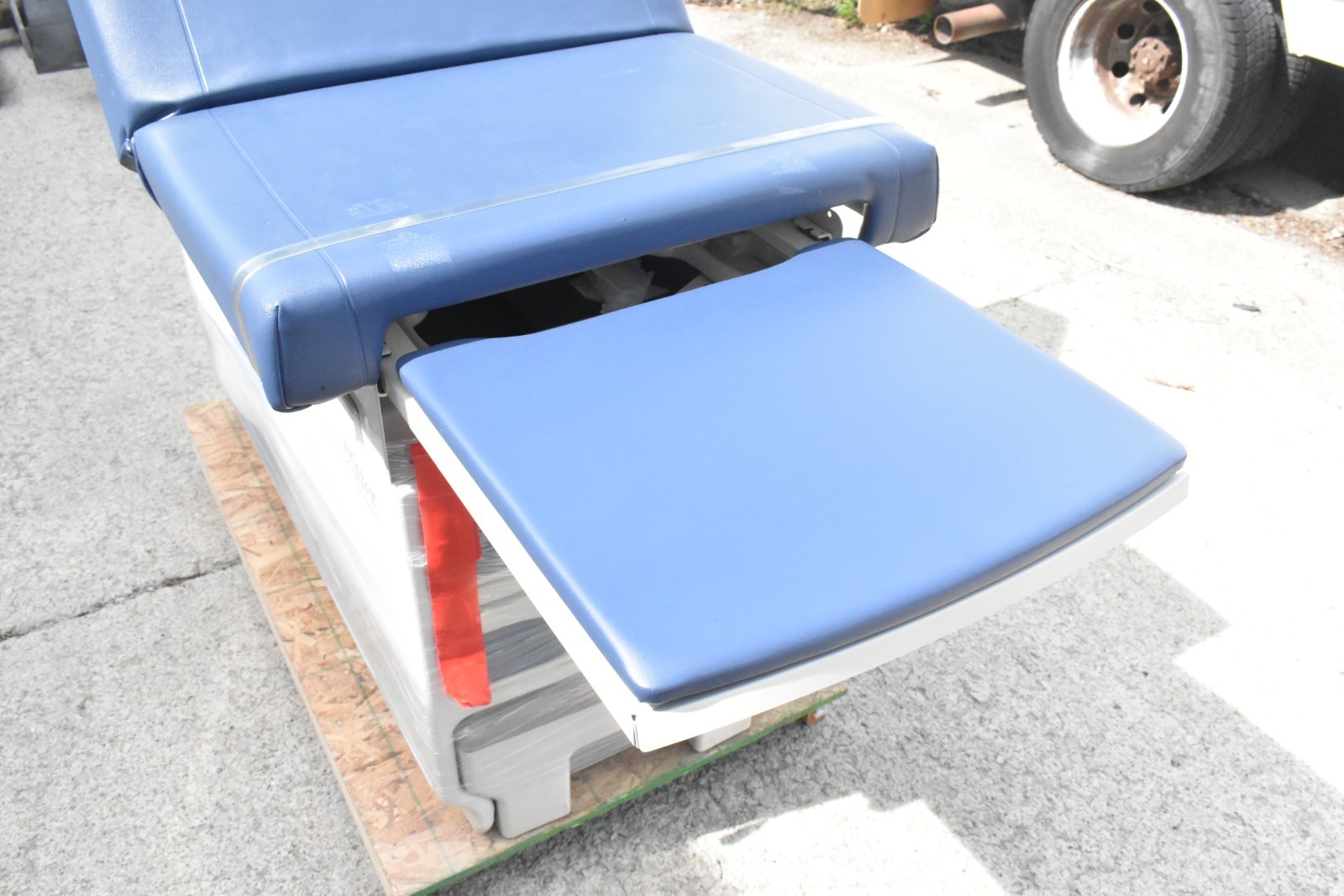 Ritter 204 Exam Table – Navy