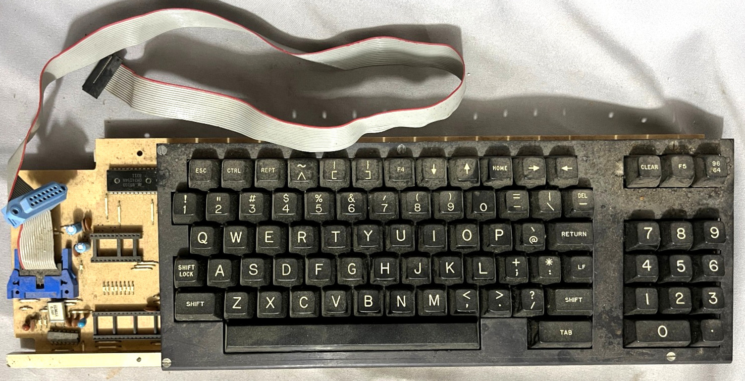 Maxi Switch Keyboard PN 2160065 with DB15 & 16 pin IDC cable connectors