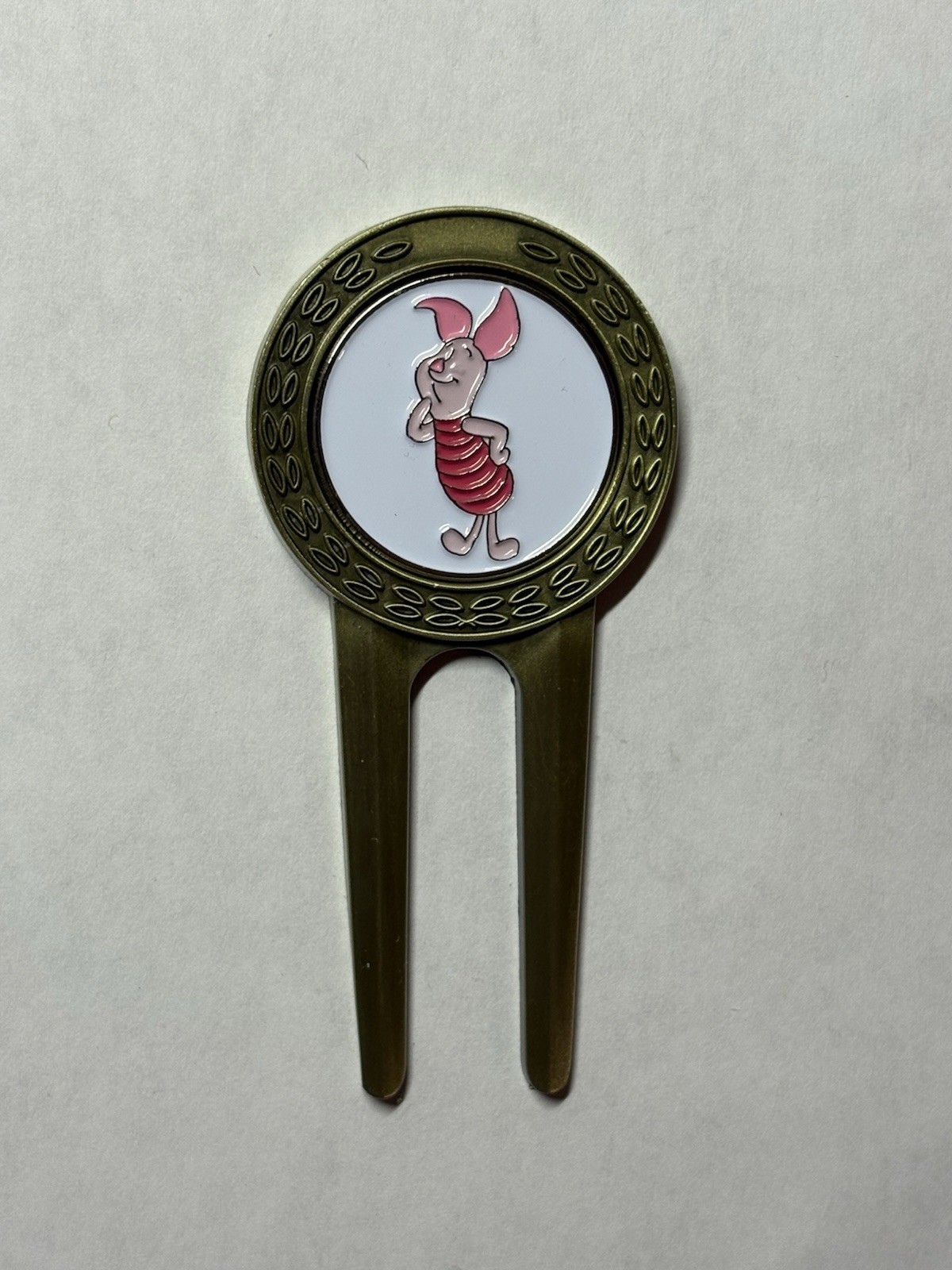 Winnie The Pooh 'Piglet' Disney Divot Tool & 1" Magnetic Coin Style Golf Marker