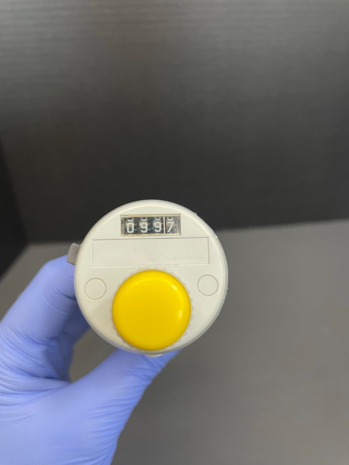 Eppendorf Reference Pipette Adjustable 100 ul Single Channel